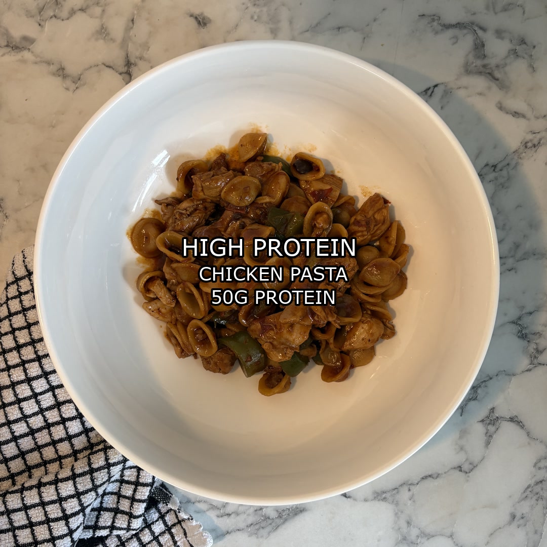 High-protein chicken pasta meal